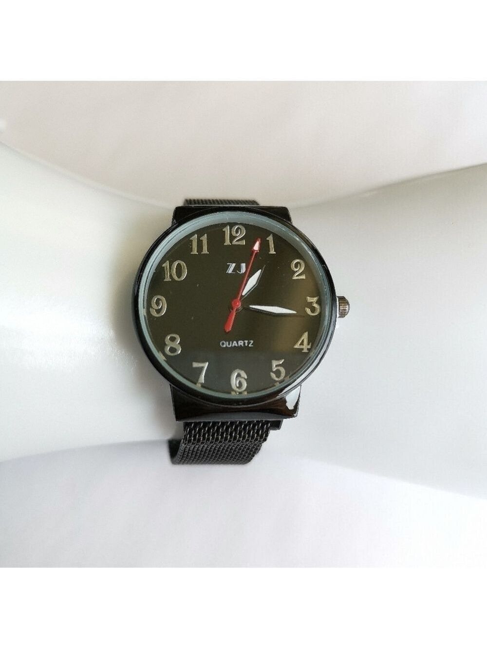 unisex watch black face metal mesh strap magnetic close quartz 🆕